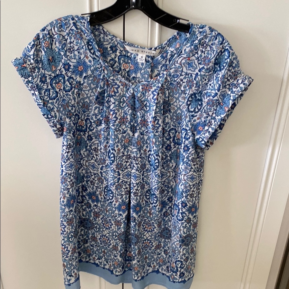 Max Studio loose fitting Baby Doll top size M